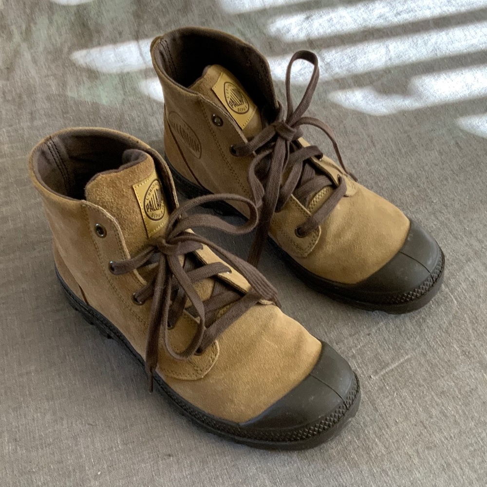 Palladium Boots, NIB, Women’s Size 9B, Camel